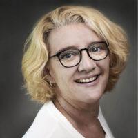 Joke Broere, Associate