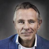 Peter Mulder, Associate